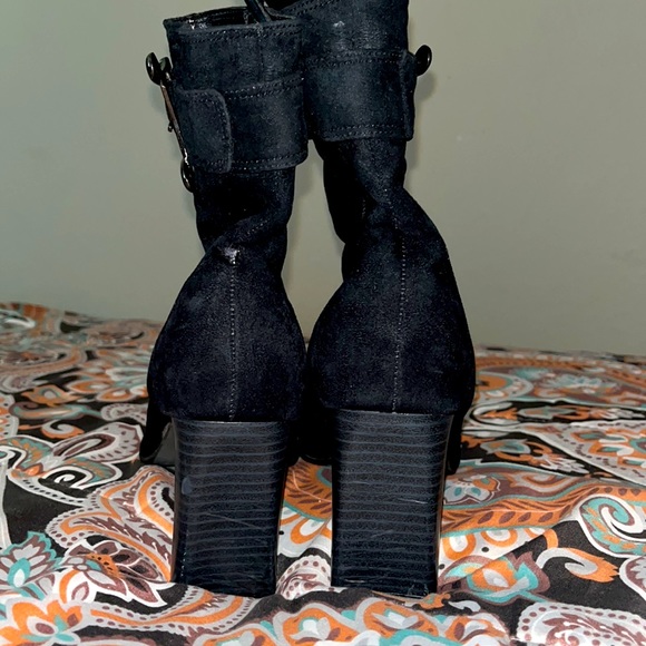 BEE FLY | BLACK SUEDE HEELS ZIP BOOTS - Picture 2 of 6